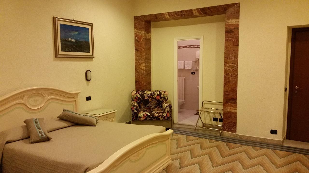 Croce Di Malta Hotell 2*